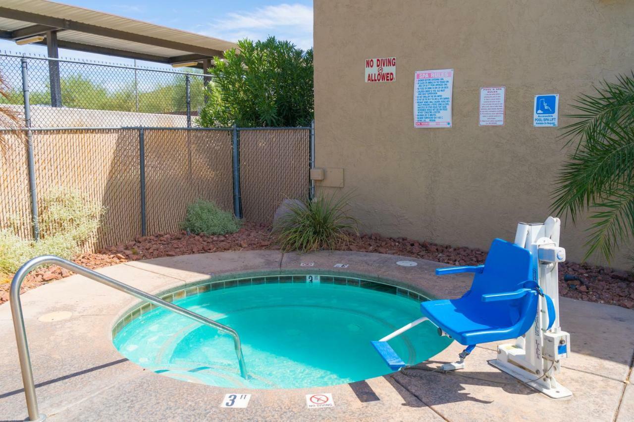 Motel Days By Wyndham Havasu 2*